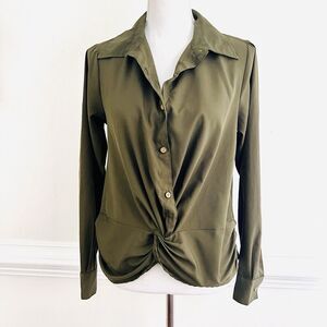 ❤️4/$20❤️Speed Limit MPH Green Lightweight Button Down Criss Cross Blouse Medium
